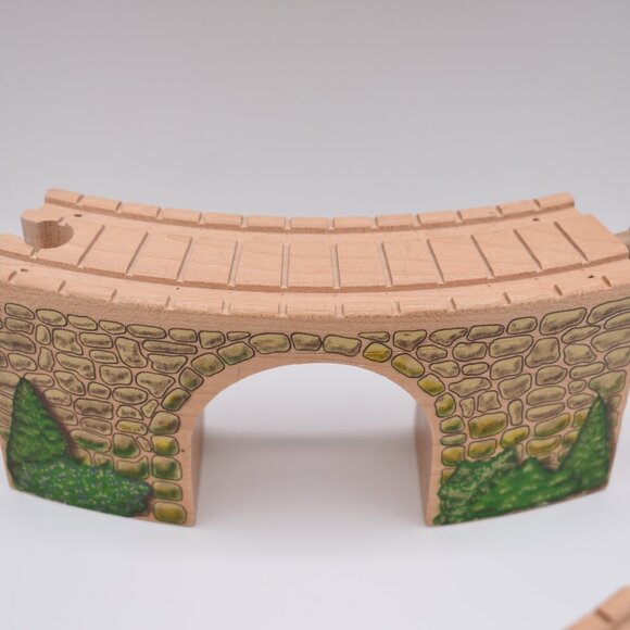 Arched Curved Viaduct Bridge Wooden Clickity Clack Thomas and Friends Trains - Picture 11 of 11